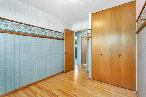 516 Poplar Avenue, Trochu, AB - Indoor Photo Showing Other Room