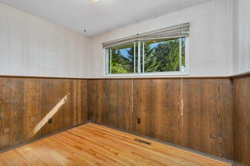 516 Poplar Avenue, Trochu, AB - Indoor Photo Showing Other Room