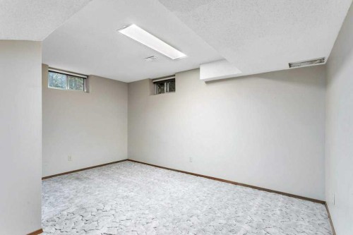 516 Poplar Avenue, Trochu, AB - Indoor