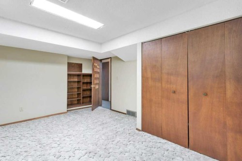 516 Poplar Avenue, Trochu, AB - Indoor Photo Showing Other Room