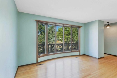 516 Poplar Avenue, Trochu, AB - Indoor Photo Showing Other Room