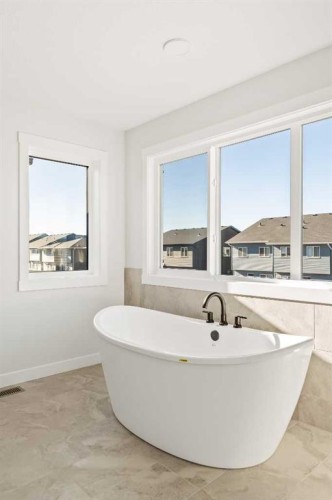 152 Creekstone Circle Sw, Calgary, AB - Indoor Photo Showing Bathroom