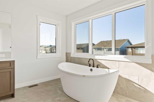 152 Creekstone Circle Sw, Calgary, AB - Indoor Photo Showing Bathroom