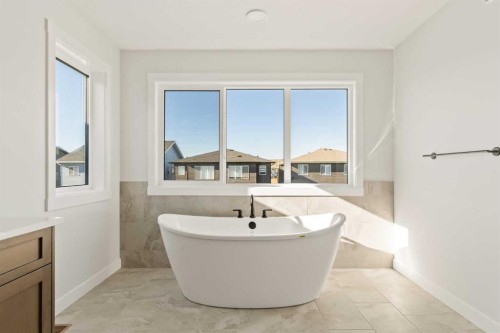 152 Creekstone Circle Sw, Calgary, AB - Indoor Photo Showing Bathroom