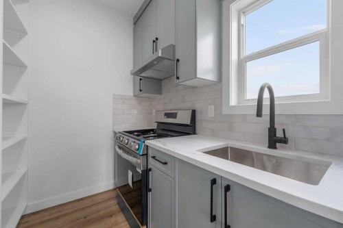 17 Lakes Estates Circle, Strathmore, AB - Indoor Photo Showing Kitchen