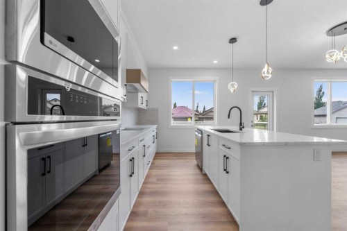 17 Lakes Estates Circle, Strathmore, AB - Indoor Photo Showing Kitchen With Upgraded Kitchen