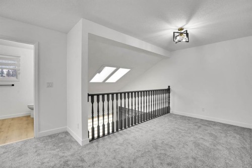 7 Deercrest Way Se, Calgary, AB - Indoor Photo Showing Other Room