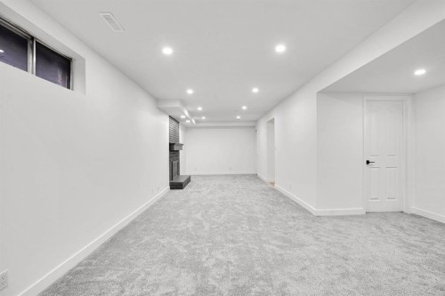 7 Deercrest Way Se, Calgary, AB - Indoor Photo Showing Other Room