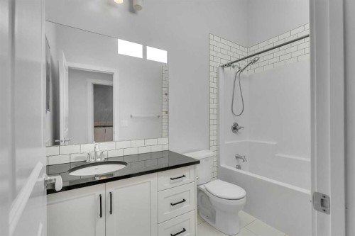 34 Sage Bluff Heights Nw, Calgary, AB - Indoor Photo Showing Bathroom