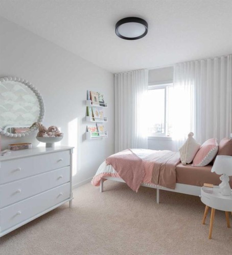 1457 Rangeview Drive Se, Calgary, AB - Indoor Photo Showing Bedroom