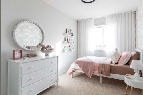 1457 Rangeview Drive Se, Calgary, AB - Indoor Photo Showing Bedroom