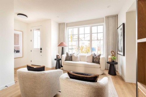 1457 Rangeview Drive Se, Calgary, AB - Indoor Photo Showing Living Room