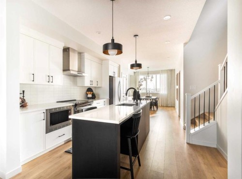 1457 Rangeview Drive Se, Calgary, AB - Indoor Photo Showing Kitchen With Upgraded Kitchen