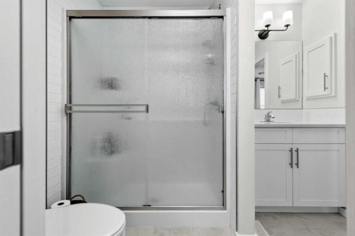 128 Heritage Heights, Cochrane, AB - Indoor Photo Showing Bathroom
