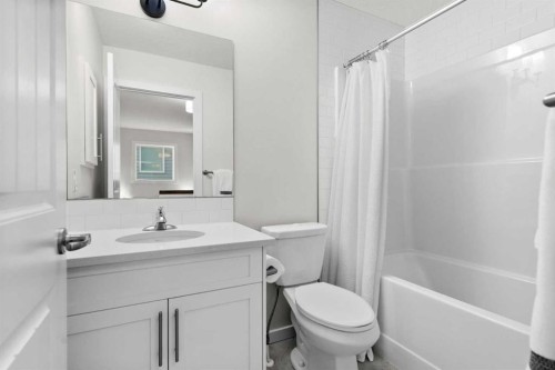 128 Heritage Heights, Cochrane, AB - Indoor Photo Showing Bathroom