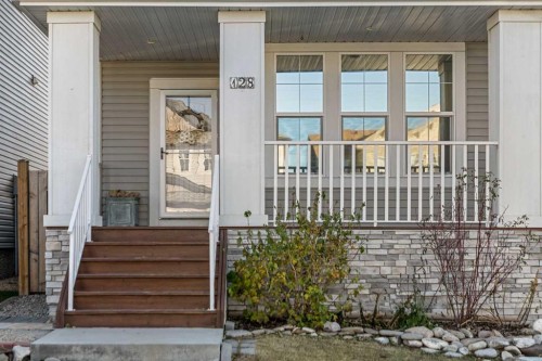 128 Heritage Heights, Cochrane, AB - Outdoor