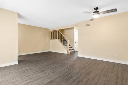 11 Maplewood Green, Strathmore, AB - Indoor Photo Showing Other Room