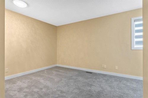 11 Maplewood Green, Strathmore, AB - Indoor Photo Showing Other Room
