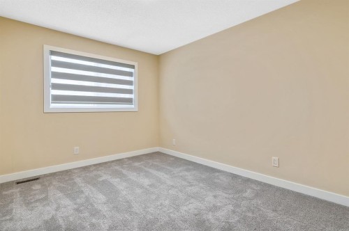 11 Maplewood Green, Strathmore, AB - Indoor Photo Showing Other Room