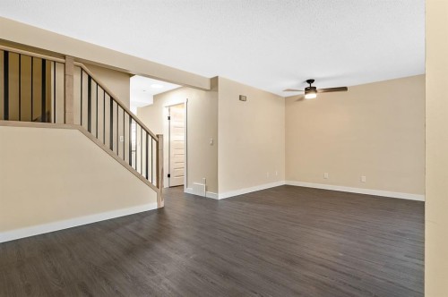 11 Maplewood Green, Strathmore, AB - Indoor Photo Showing Other Room