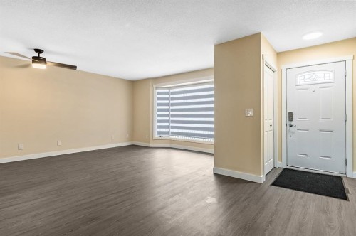 11 Maplewood Green, Strathmore, AB - Indoor Photo Showing Other Room