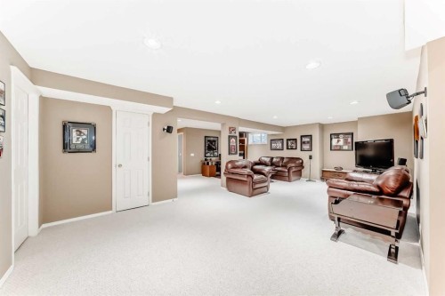 6 Mt Yamnuska Court Se, Calgary, AB - Indoor