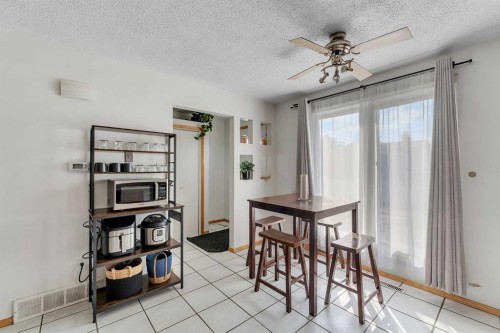 40 Temple Place Ne, Calgary, AB - Indoor