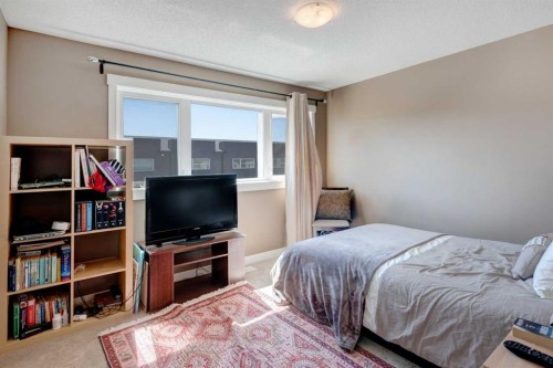 336 Covecreek Circle Ne, Calgary, AB - Indoor Photo Showing Bedroom