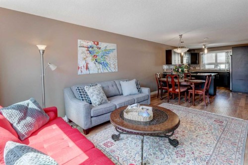 336 Covecreek Circle Ne, Calgary, AB - Indoor Photo Showing Living Room