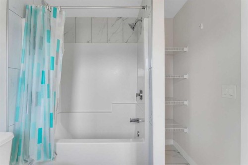 106-72 Cornerstone Manor Ne, Calgary, AB - Indoor Photo Showing Bathroom