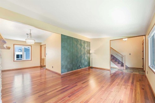 1619 47 Street Sw, Calgary, AB - Indoor Photo Showing Other Room