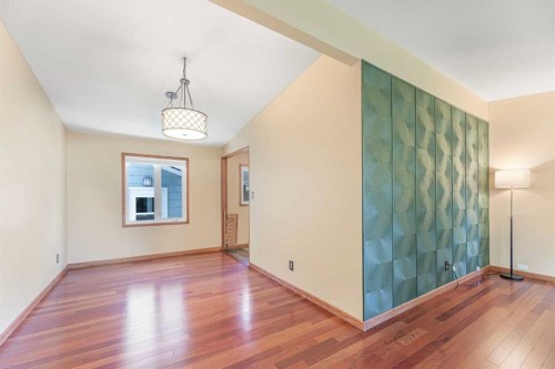 1619 47 Street Sw, Calgary, AB - Indoor Photo Showing Other Room