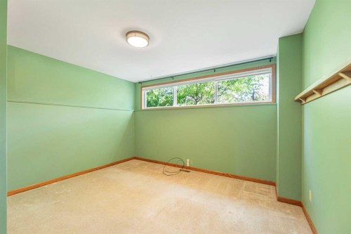 1619 47 Street Sw, Calgary, AB - Indoor Photo Showing Other Room