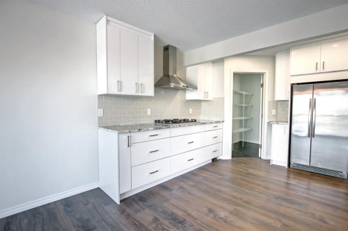 25 Panamount Crescent Nw, Calgary, AB - Indoor Photo Showing Kitchen