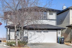 25 Panamount Crescent NW Calgary, AB T3K 5L7