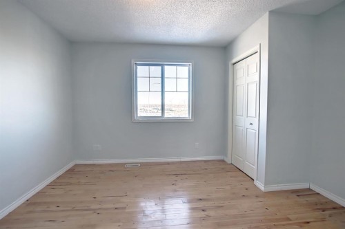 25 Panamount Crescent Nw, Calgary, AB - Indoor Photo Showing Other Room