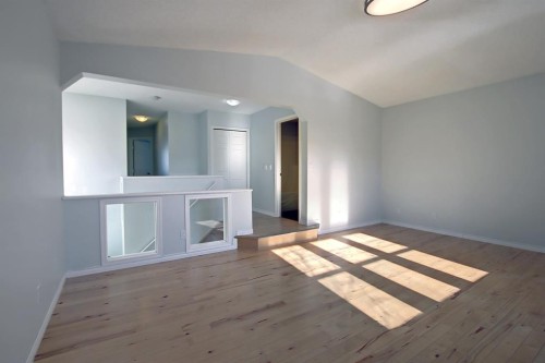 25 Panamount Crescent Nw, Calgary, AB - Indoor Photo Showing Other Room