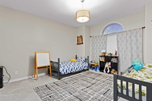67 Anaheim Crescent Ne, Calgary, AB - Indoor Photo Showing Bedroom