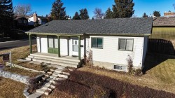204 Norfolk Road NW Calgary, AB T2K 5P7