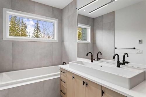 249B Three Sisters Drive, Canmore, AB - Indoor Photo Showing Bathroom