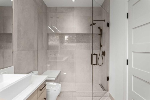 249B Three Sisters Drive, Canmore, AB - Indoor Photo Showing Bathroom