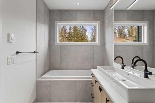 249B Three Sisters Drive, Canmore, AB - Indoor Photo Showing Bathroom