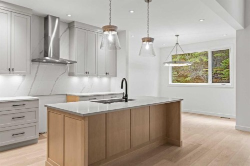 249B Three Sisters Drive, Canmore, AB - Indoor Photo Showing Kitchen With Upgraded Kitchen