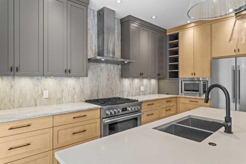 249A Three Sisters Drive, Canmore, AB - Indoor Photo Showing Kitchen With Double Sink With Upgraded Kitchen