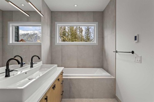 249A Three Sisters Drive, Canmore, AB - Indoor Photo Showing Bathroom