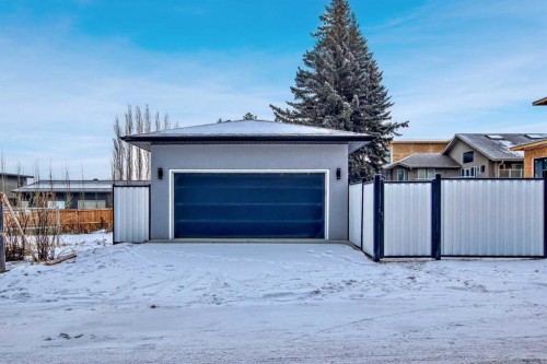 528 30 Avenue Ne, Calgary, AB - Outdoor