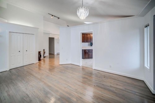 2925 Signal Hill Heights Sw, Calgary, AB - Indoor Photo Showing Other Room