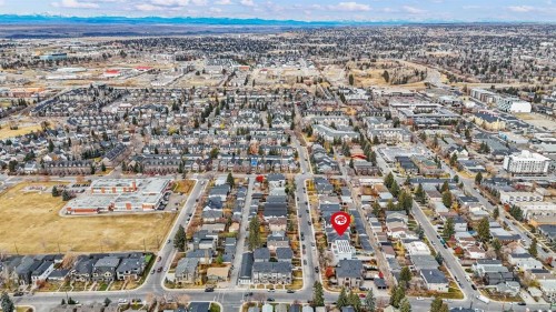 2012 37 Avenue Sw, Calgary, AB - Outdoor With View