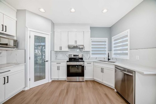 234 Millview Gardens Sw, Calgary, AB - Indoor Photo Showing Kitchen