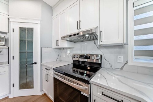 234 Millview Gardens Sw, Calgary, AB - Indoor Photo Showing Kitchen